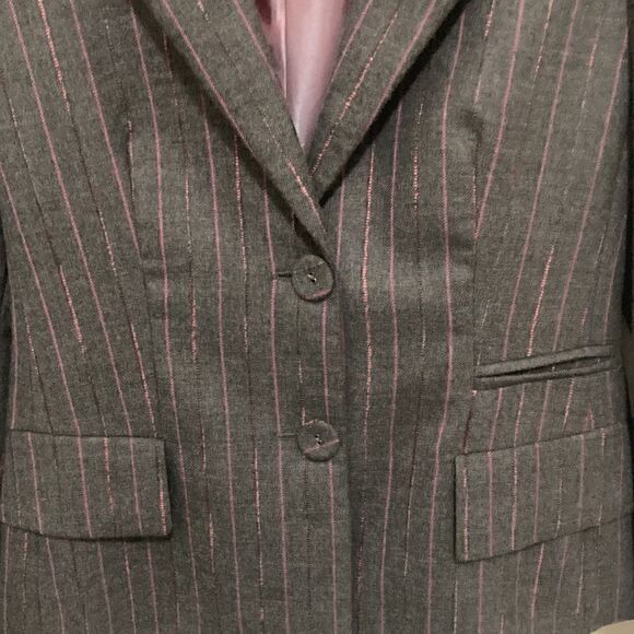Krizia Poi Wool Jacket with Velvet Color Gray with magenta pin stripe. Size 40. - Picture 5 of 10